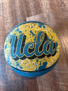 Vintage 1990s Baden UCLA Basketball sz 7